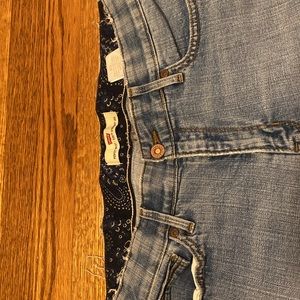 Levi’s 525 straight leg